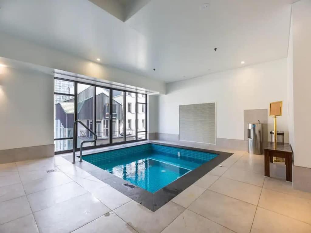 Bright One Bedroom Beauty With Balcony And Unbeatable Views Окленд Екстер'єр фото