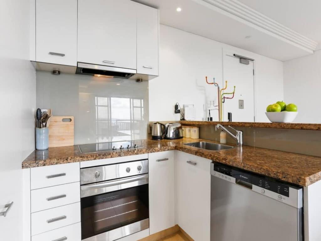 Bright One Bedroom Beauty With Balcony And Unbeatable Views Окленд Екстер'єр фото