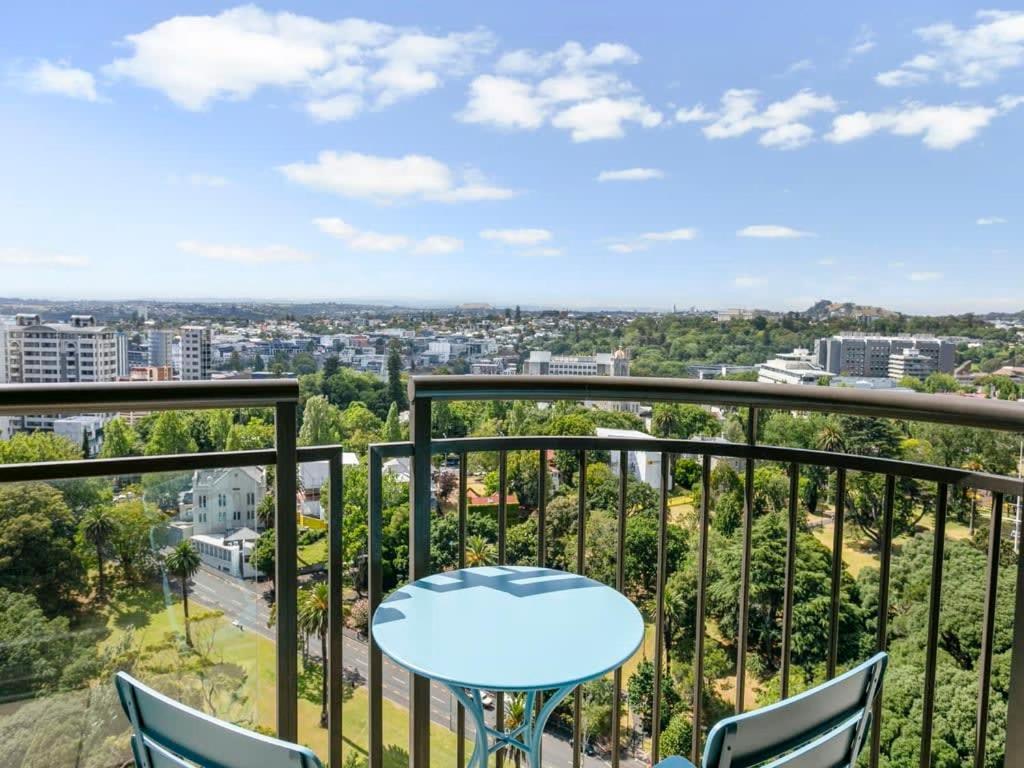 Bright One Bedroom Beauty With Balcony And Unbeatable Views Окленд Екстер'єр фото